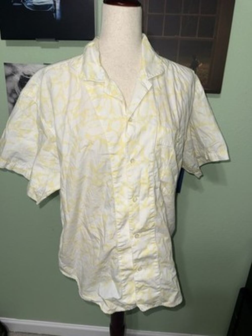 Calvin Klein Vintage Women’s Medium Short Sleeve Button Shirt Yellow Floral